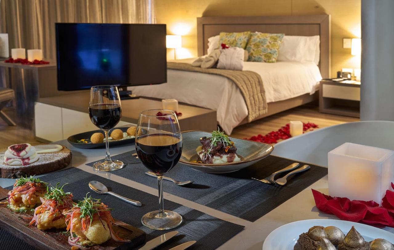 Hotel 100 Luxury Suites By Preferred 波哥大 外观 照片 A room at the hotel