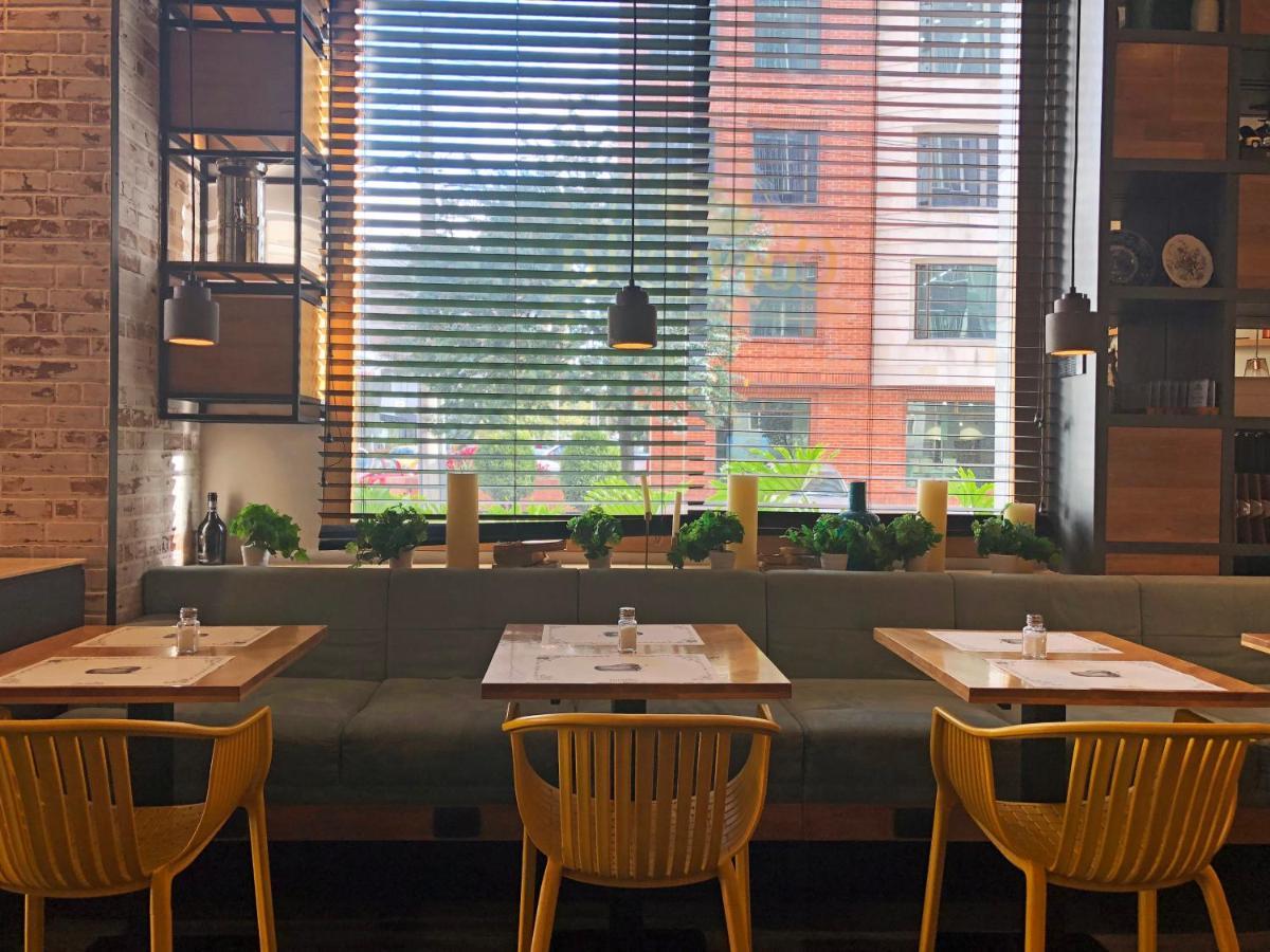 Hotel 100 Luxury Suites By Preferred 波哥大 外观 照片 Interior of a restaurant in New York City