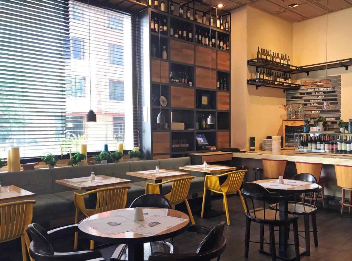 Hotel 100 Luxury Suites By Preferred 波哥大 外观 照片 Interior of a restaurant in the United States