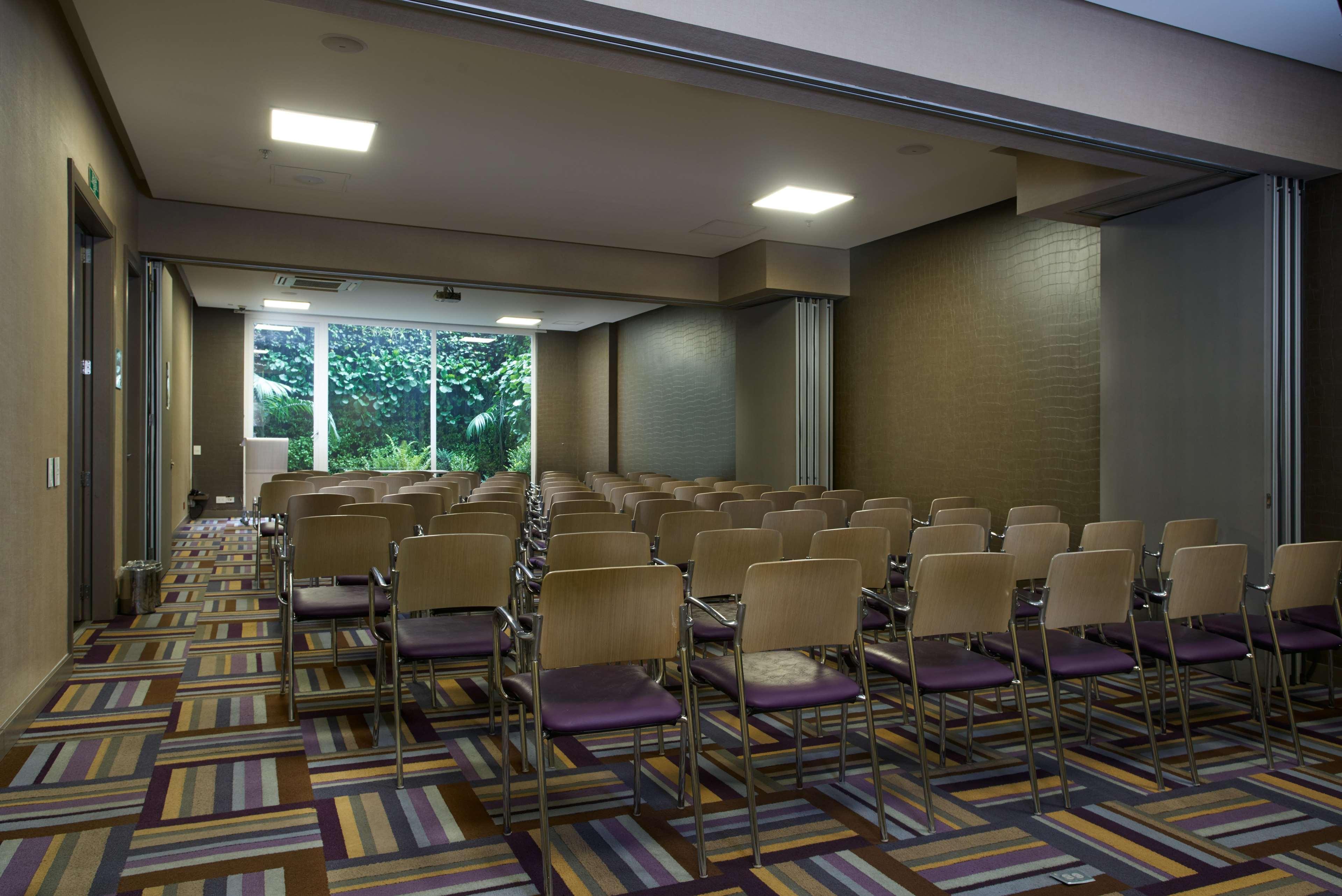 Hotel 100 Luxury Suites By Preferred 波哥大 外观 照片 A meeting room at the hotel