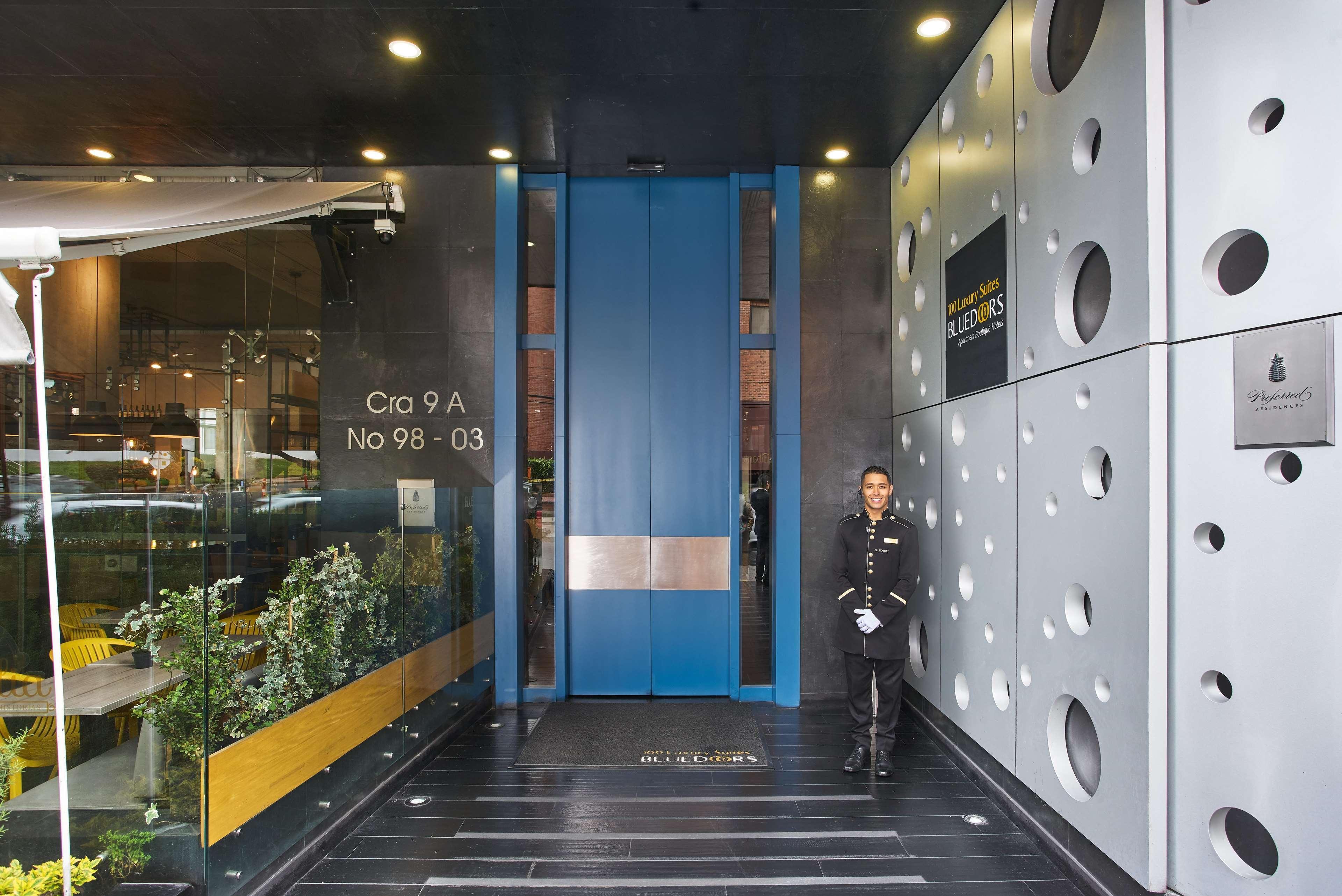 Hotel 100 Luxury Suites By Preferred 波哥大 外观 照片 Entrance to the hotel
