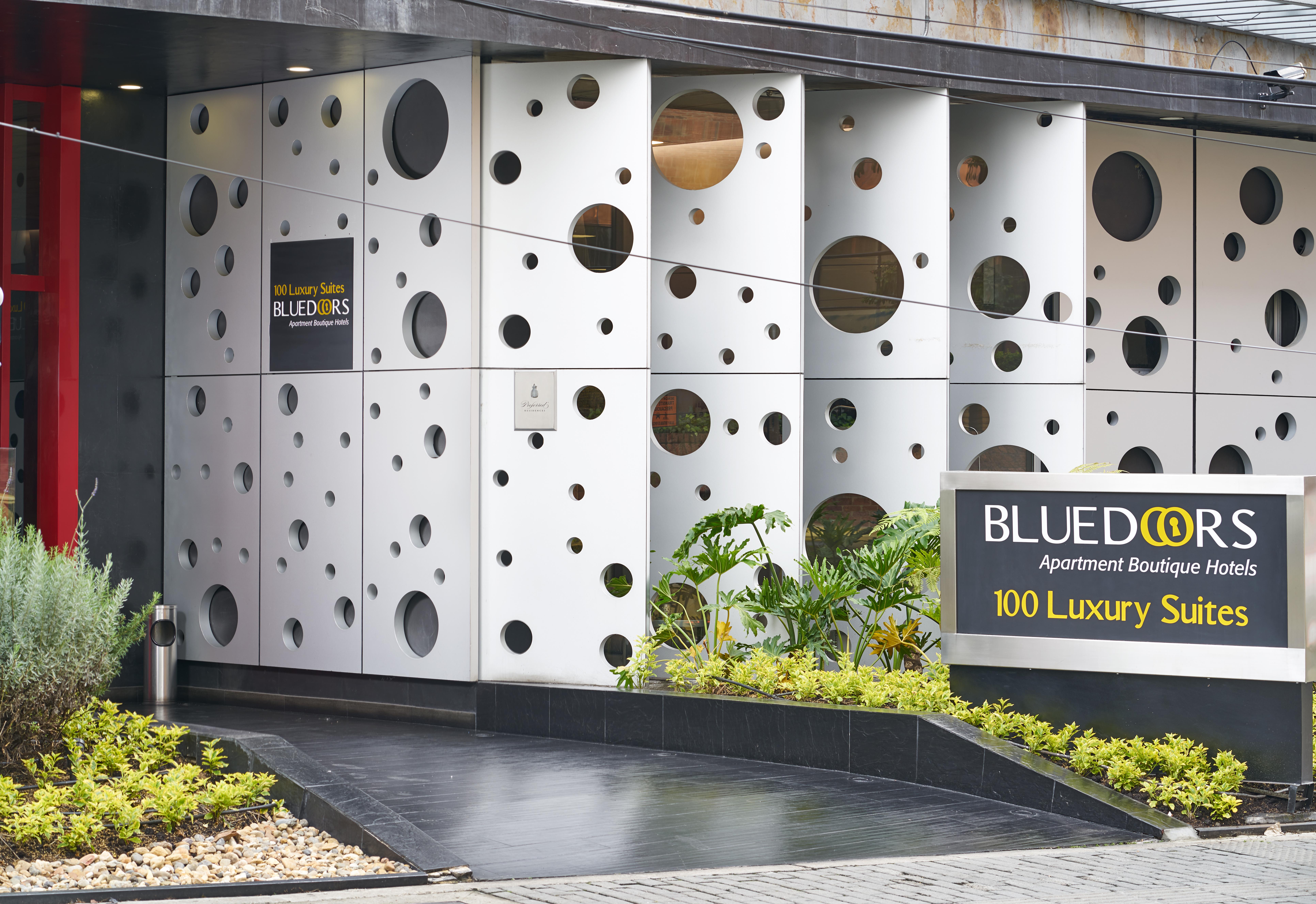Hotel 100 Luxury Suites By Preferred 波哥大 外观 照片 Bluedors