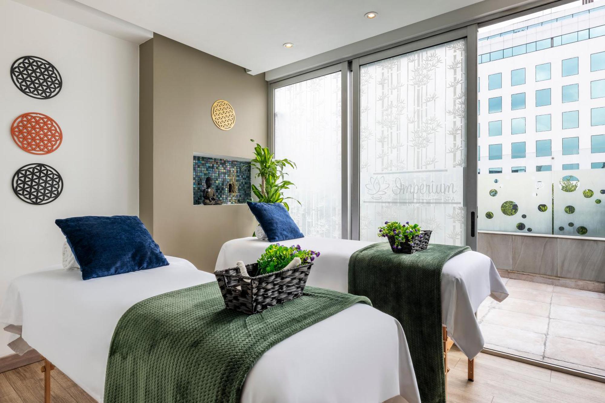 Hotel 100 Luxury Suites By Preferred 波哥大 外观 照片 The Spa at The Ivy Collection