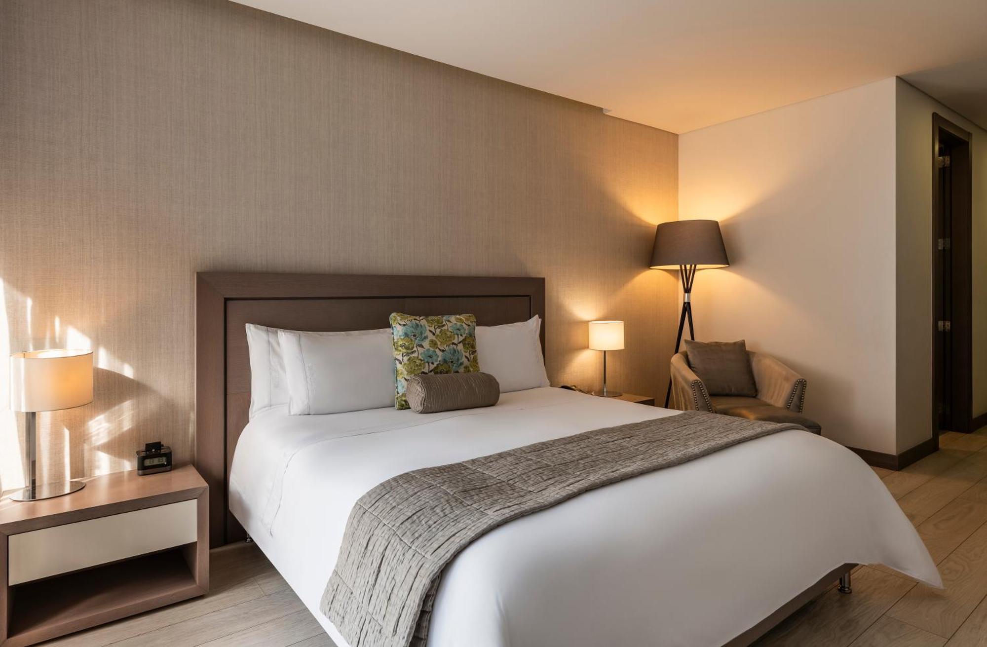 Hotel 100 Luxury Suites By Preferred 波哥大 外观 照片 A bedroom at the hotel