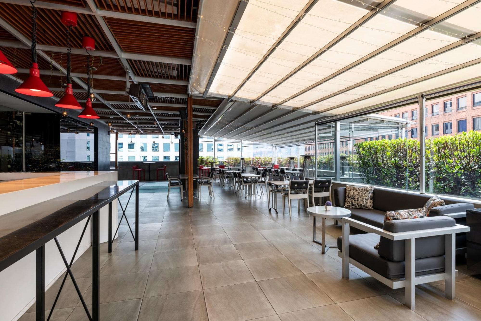 Hotel 100 Luxury Suites By Preferred 波哥大 外观 照片 The 10th floor of the building