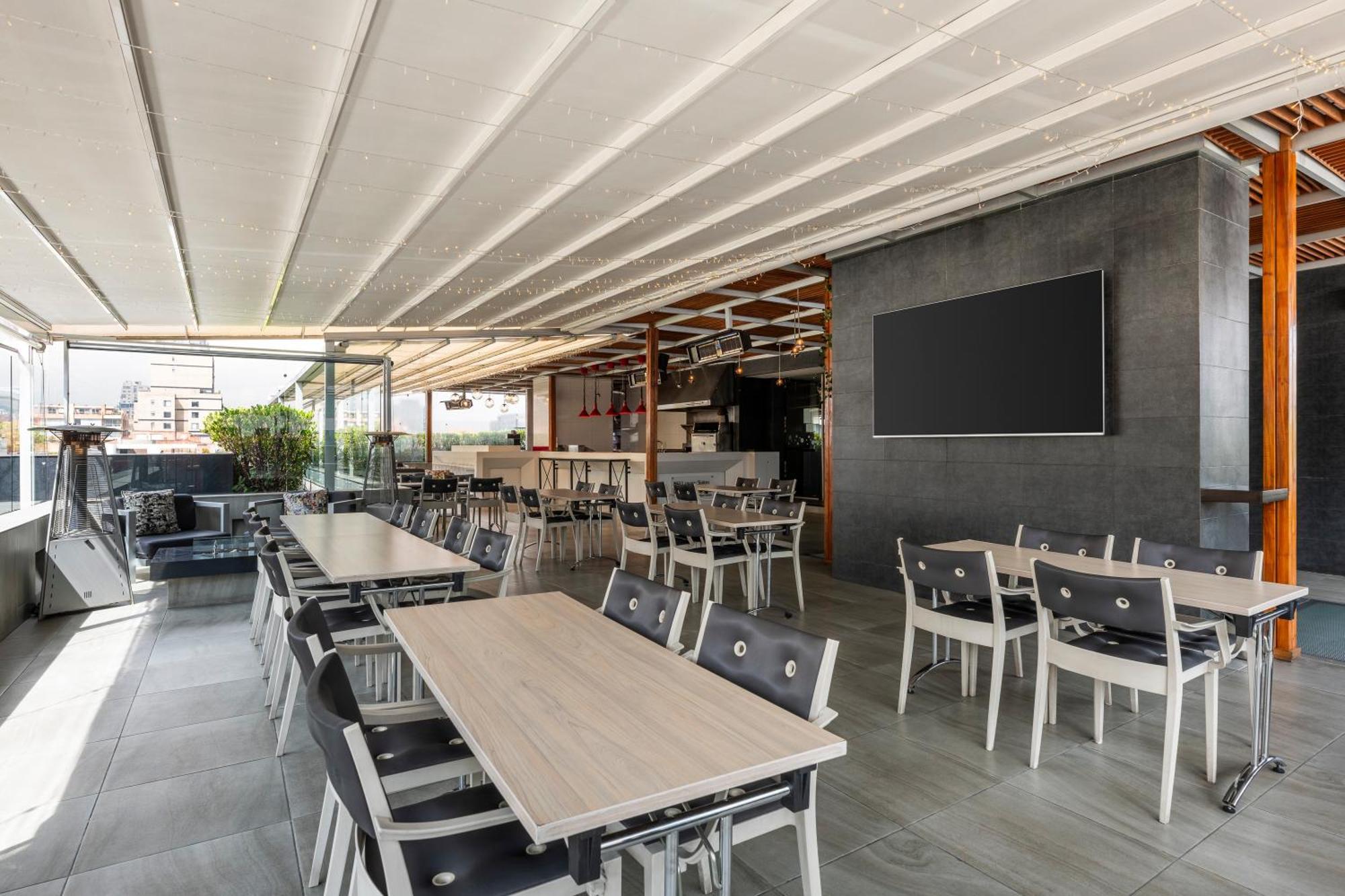 Hotel 100 Luxury Suites By Preferred 波哥大 外观 照片 The restaurant