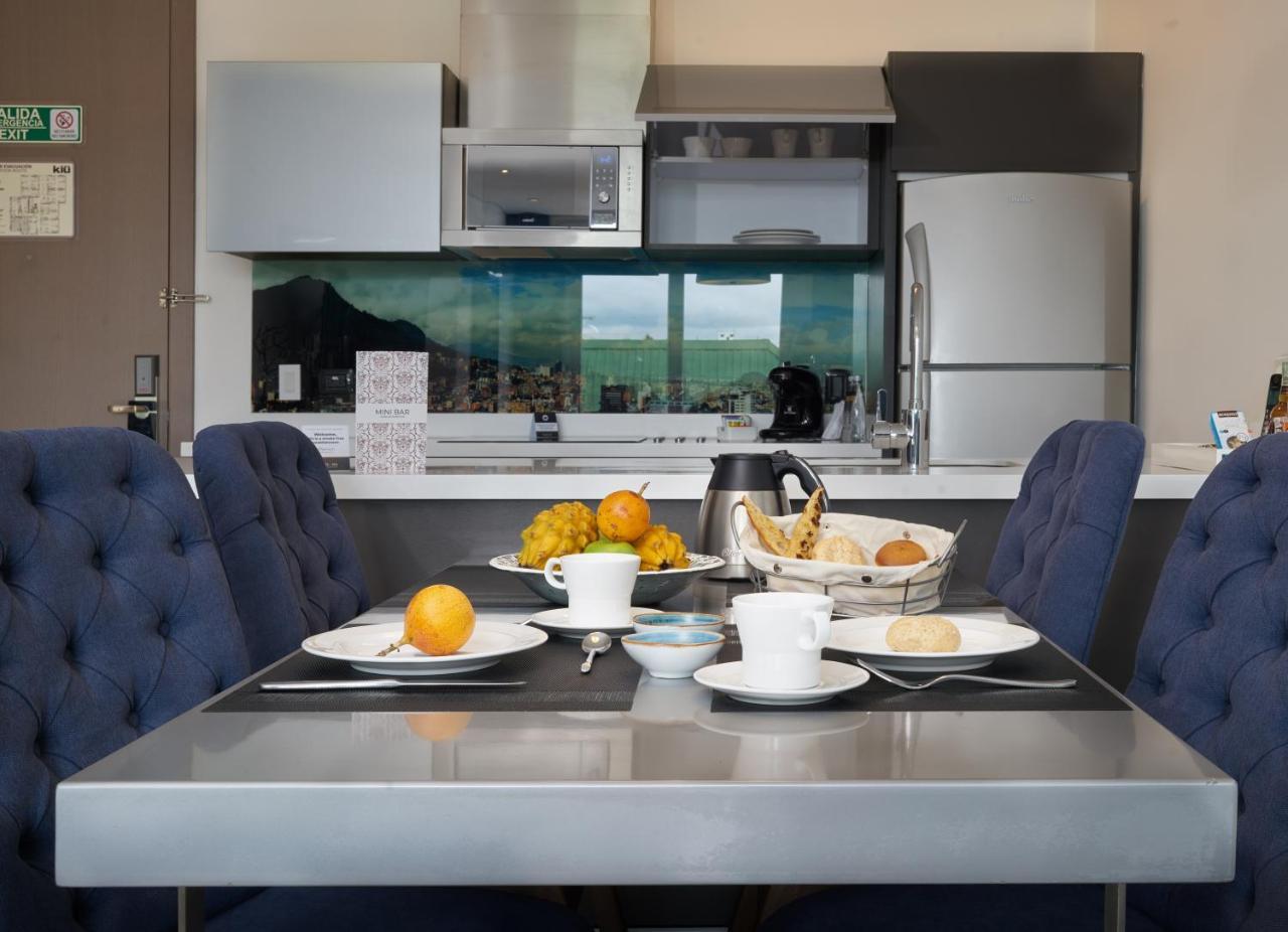 Hotel 100 Luxury Suites By Preferred 波哥大 外观 照片 A modern kitchen